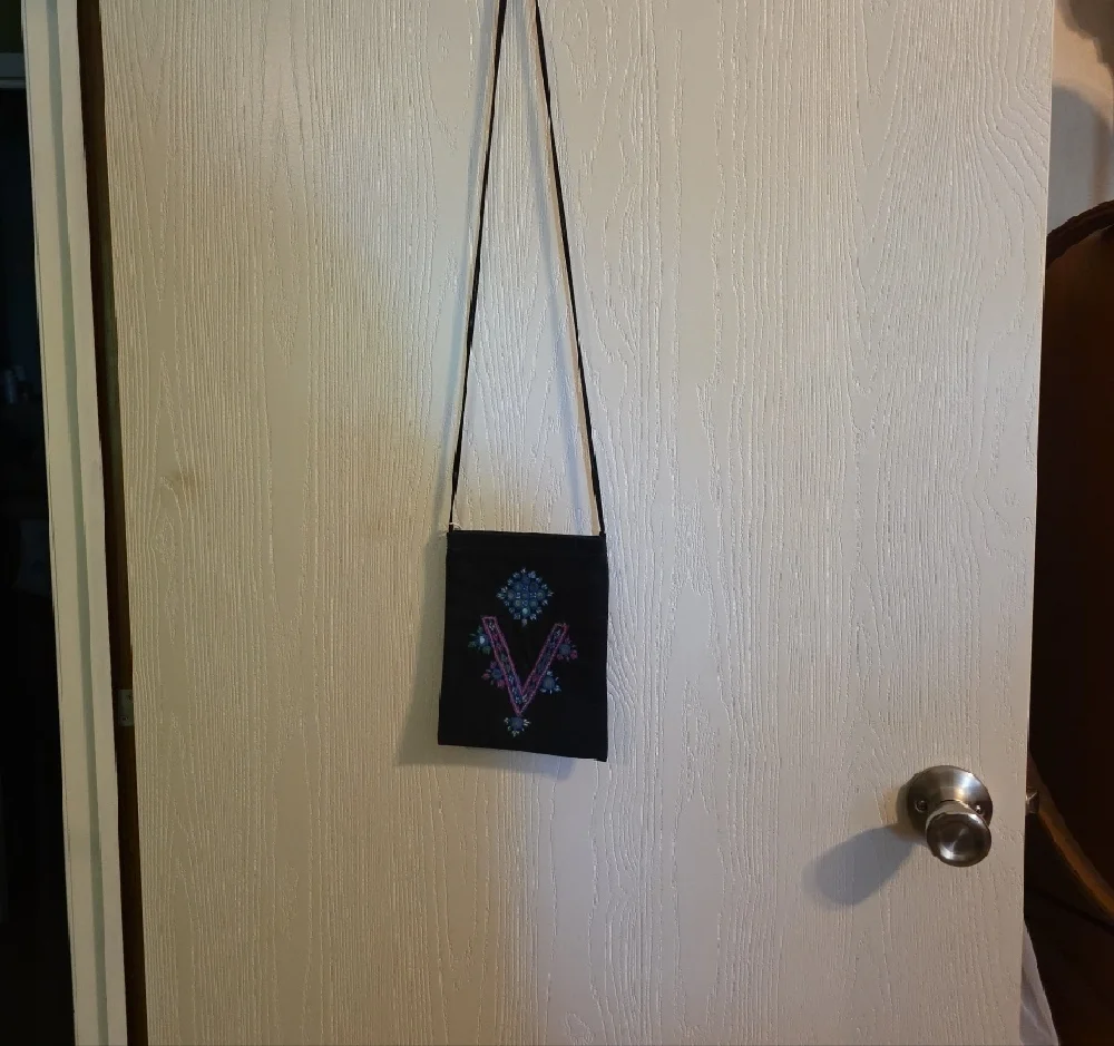 Embroideref Bag Made In Pakistan - Picture 2 of 8